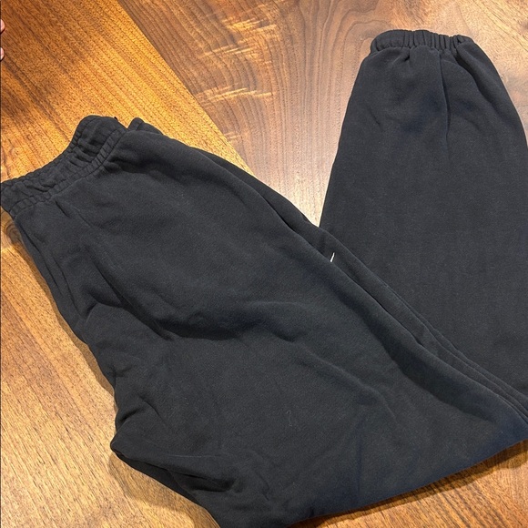 Nike Black Sweatpants - Picture 3 of 3
